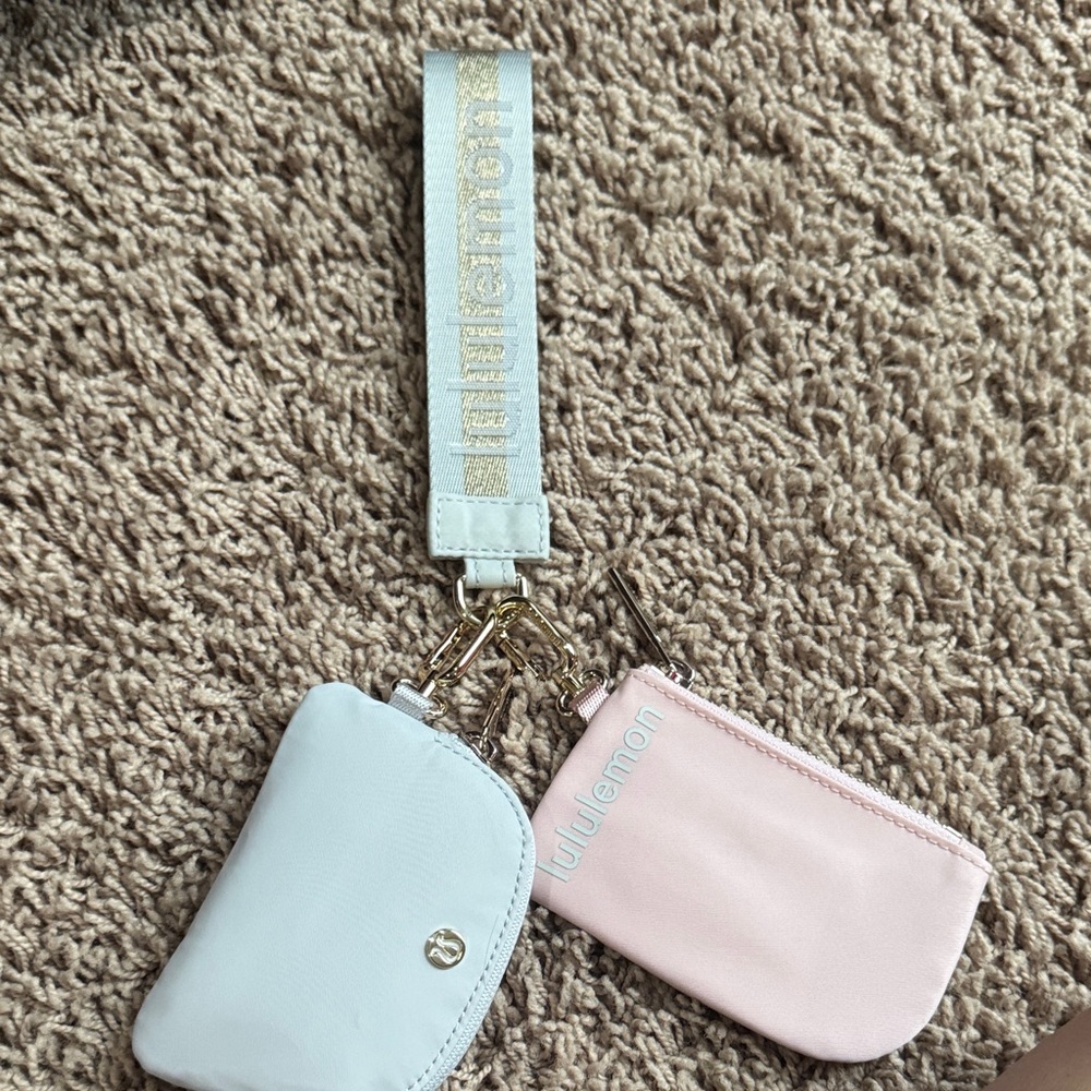 NWOT Lululemon Vapor/Gold Dual Pouch Wristlet